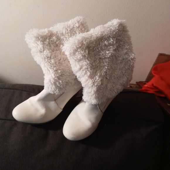 Boot - Picture 3 of 3